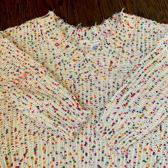 One should el down sweater. Fun and beautiful pattern colors. Size M - Picture 2 of 5